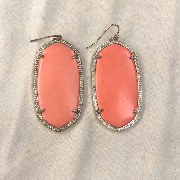 Kendra Scott Danielle Earrings in coral - Picture 1 of 4